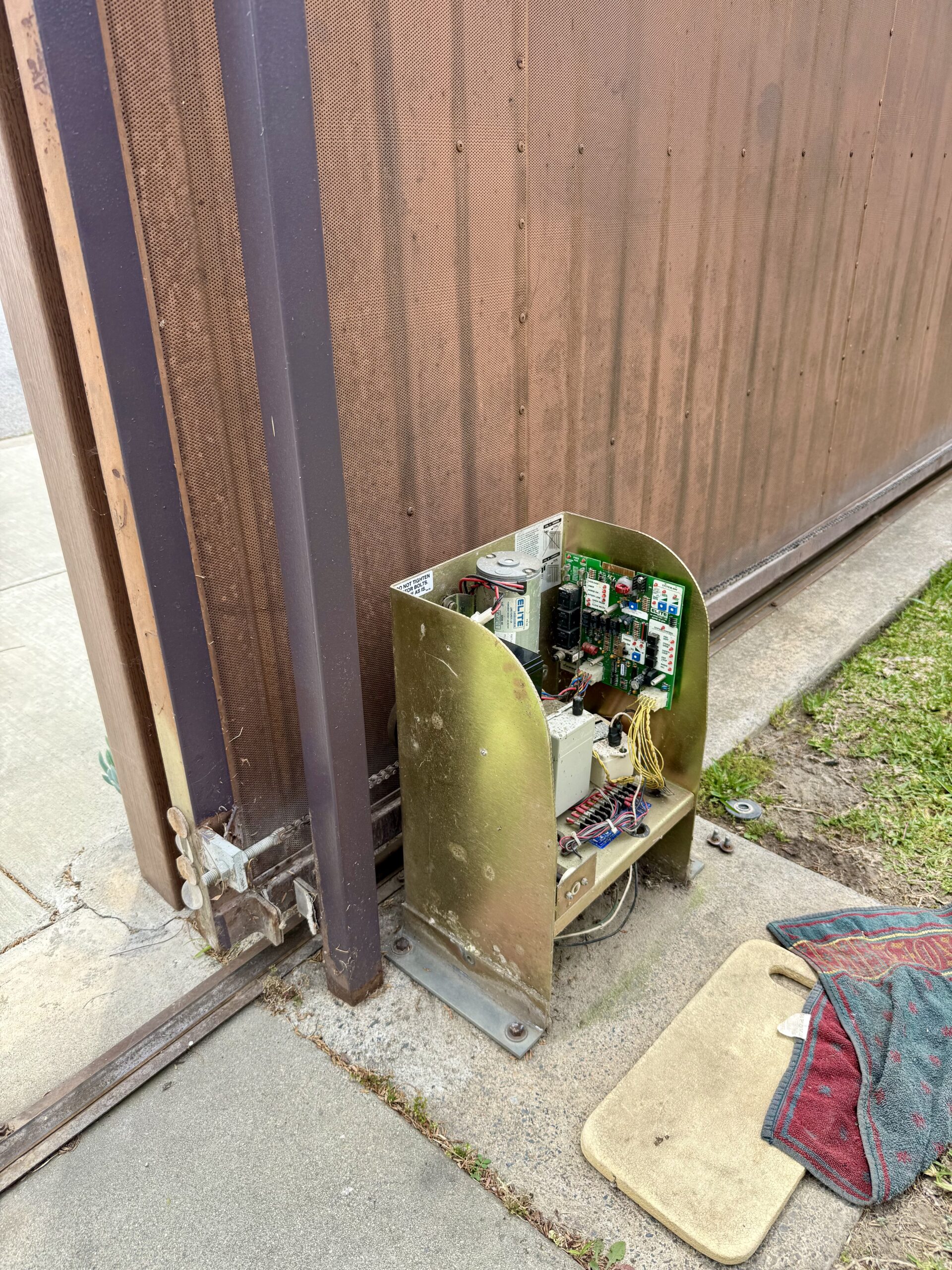Elite Sliding Gate Opener