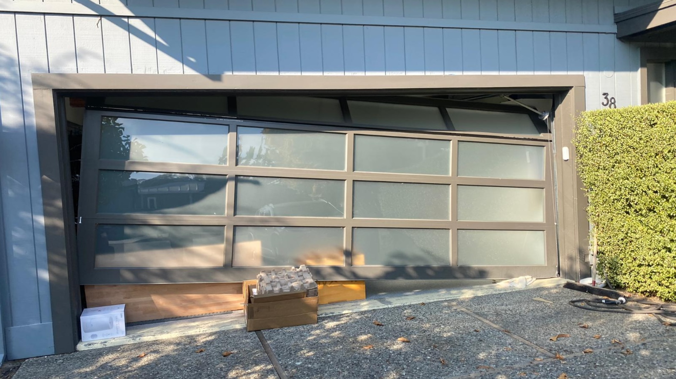 Uneven garage door