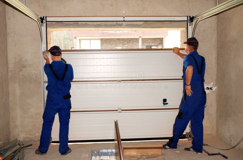contractors-installing-insulatin (1)